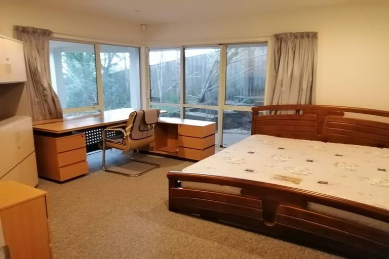 Photo of property in 8 Cricklade Terrace, Windsor Park, Auckland, 0632