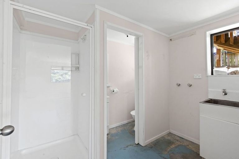 Photo of property in 4 Puriri Avenue, Leigh, 0985