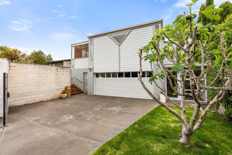 Photo of property in 1 Tainui Drive, Havelock North, 4130