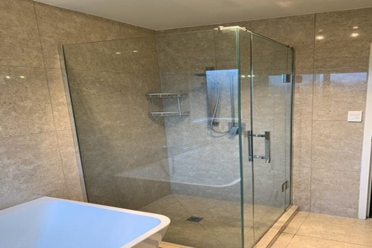 Photo of property in 11 Summermist Drive, Northpark, Auckland, 2013