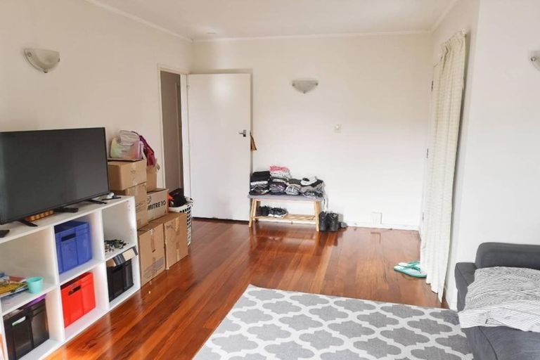 Photo of property in 20 Aotea Road, Glen Eden, Auckland, 0602