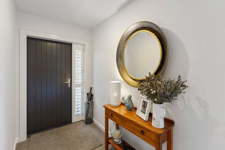 Photo of property in 53 Waipunahau Road, Waikanae, 5036