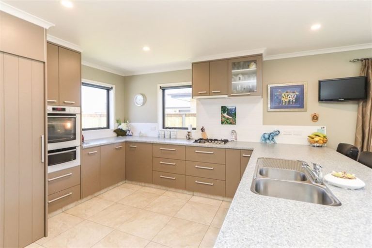 Photo of property in 16 Brookes Street, Inglewood, 4330