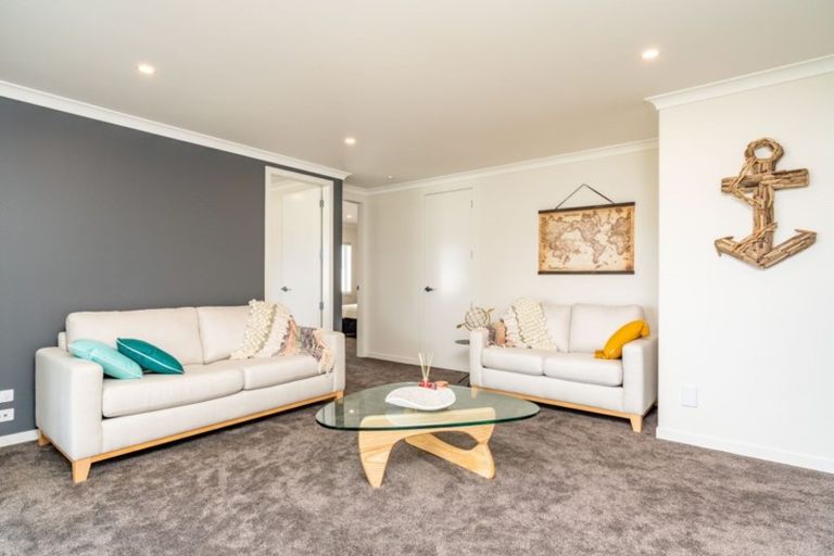 Photo of property in 43 Stace Hopper Drive, One Tree Point, 0118