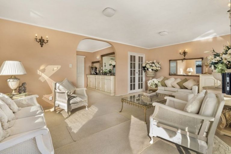 Photo of property in 2/20 Takutai Avenue, Bucklands Beach, Auckland, 2012