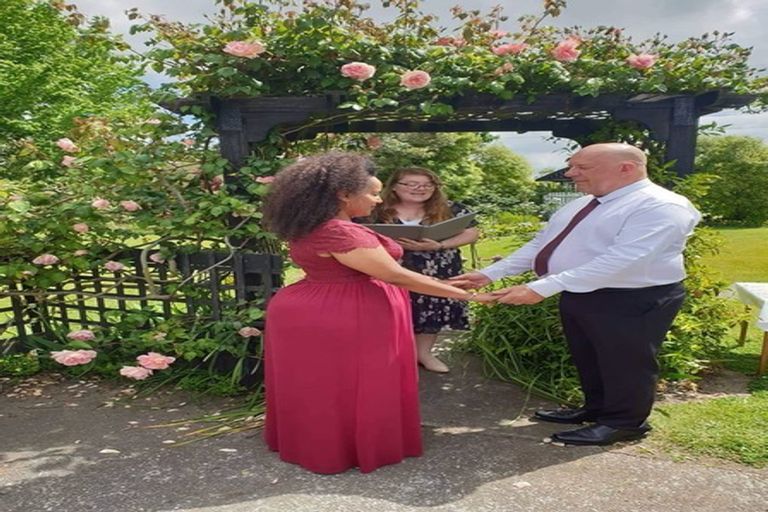 Photo of property in 27 Pukepapa Road, Marton, 4710