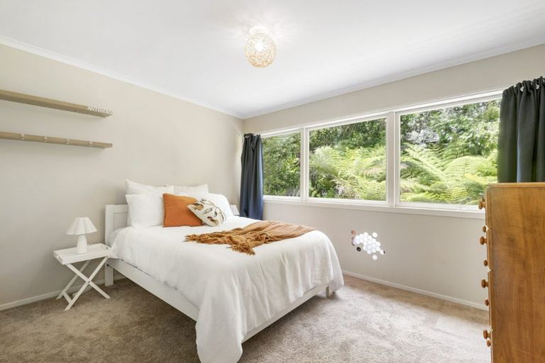 Photo of property in 8 Tranquil Glade, Hillcrest, Auckland, 0627