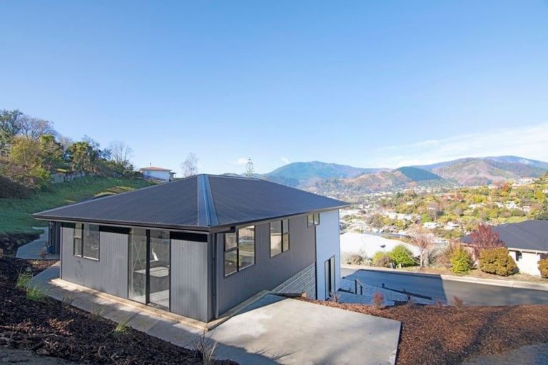 Photo of property in 8 Valerie Place, Stepneyville, Nelson, 7010