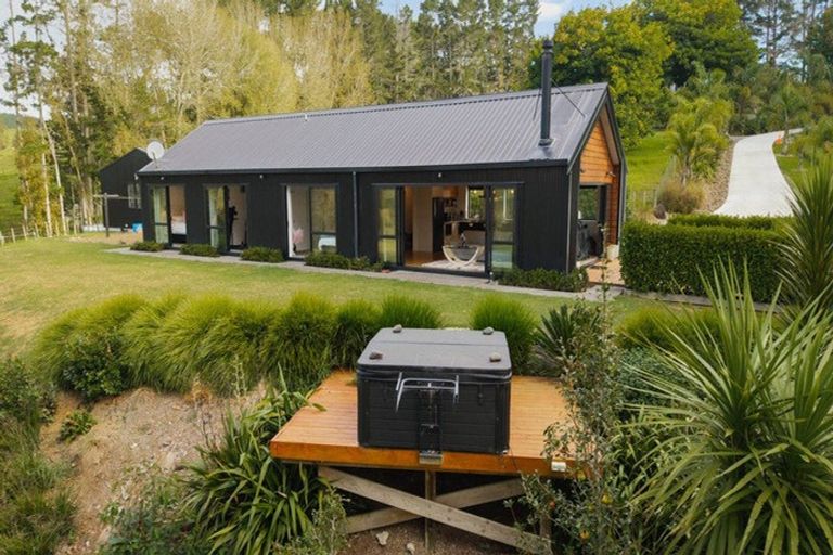 Photo of property in 685 Inland Road, Helensville, 0875
