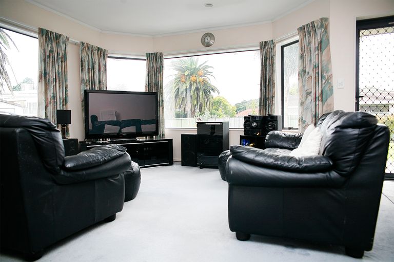 Photo of property in 1/45 Clevedon Road, Papakura, 2110