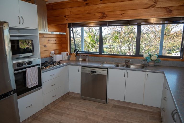 Photo of property in 33 Cable Bay Block Road, Cable Bay, 0420