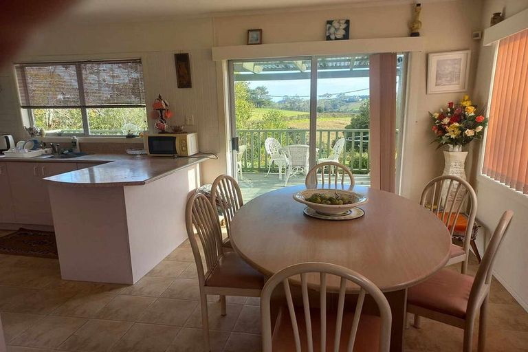 Photo of property in 140 Hanham Road, Kumeu, 0891
