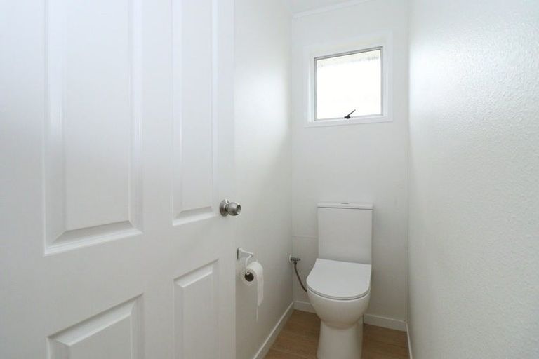 Photo of property in 71 Casuarina Road, Half Moon Bay, Auckland, 2012