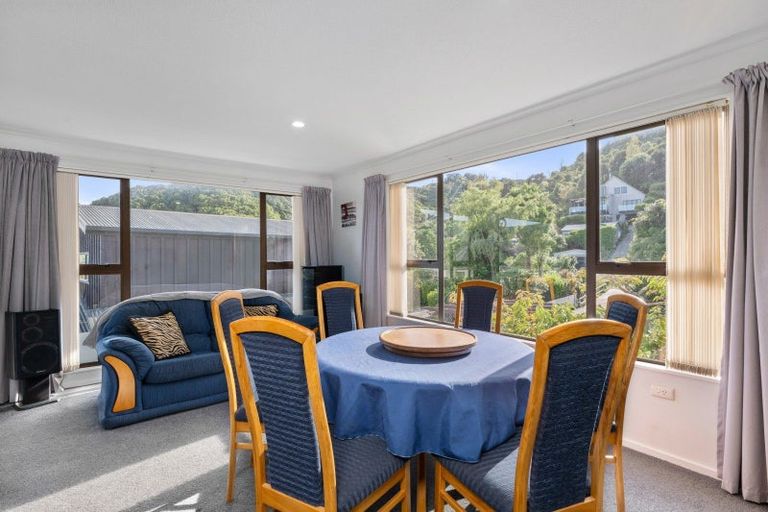 Photo of property in 5 Amelia Crescent, Waikawa, Picton, 7220