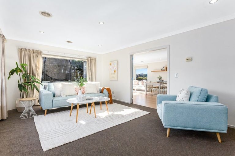 Photo of property in 5 Tongariro Drive, Aotea, Porirua, 5024