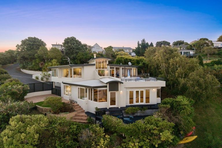 Photo of property in 26a Mana View Road, Paremata, Porirua, 5026