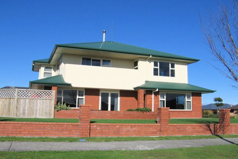 Photo of property in 50 Clearview Drive, Milson, Palmerston North, 4414