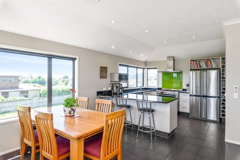 Photo of property in 15 Metzenthin Close, Raumati South, Paraparaumu, 5032