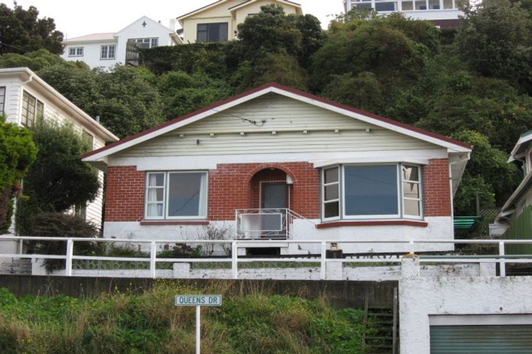 Photo of property in 26 Queens Drive, Kilbirnie, Wellington, 6022