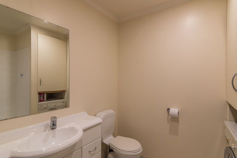 Photo of property in Terrace Heights Apartments, 13d/163 The Terrace, Wellington Central, Wellington, 6011