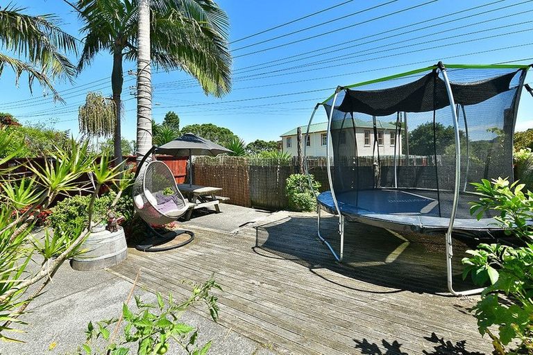 Photo of property in 19 Nelson Street, Helensville, 0800