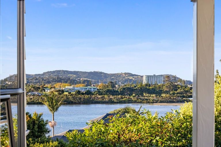 Photo of property in 28 Maori Hut Road, Red Beach, 0932