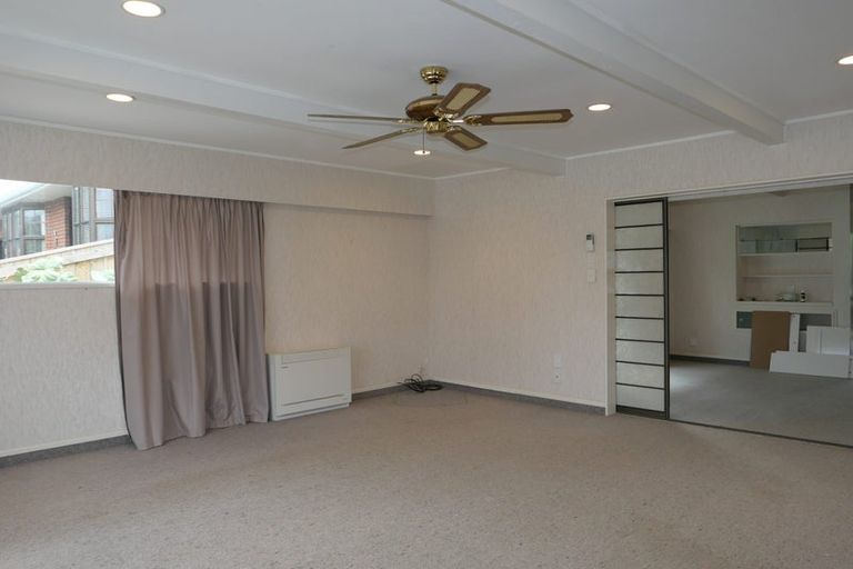 Photo of property in 11 Walton Avenue, Waikanae, 5036