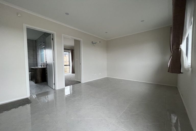 Photo of property in 15 Kapua Crescent, Rototuna North, Hamilton, 3210