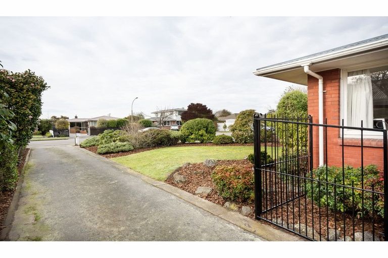 Photo of property in 24 Clipper Place, Redwood, Christchurch, 8051