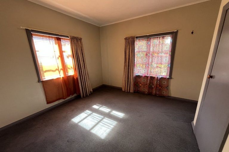 Photo of property in 220 College Street, West End, Palmerston North, 4412