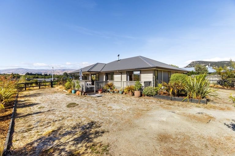 Photo of property in 21 Frye Crescent, Albert Town, Wanaka, 9305