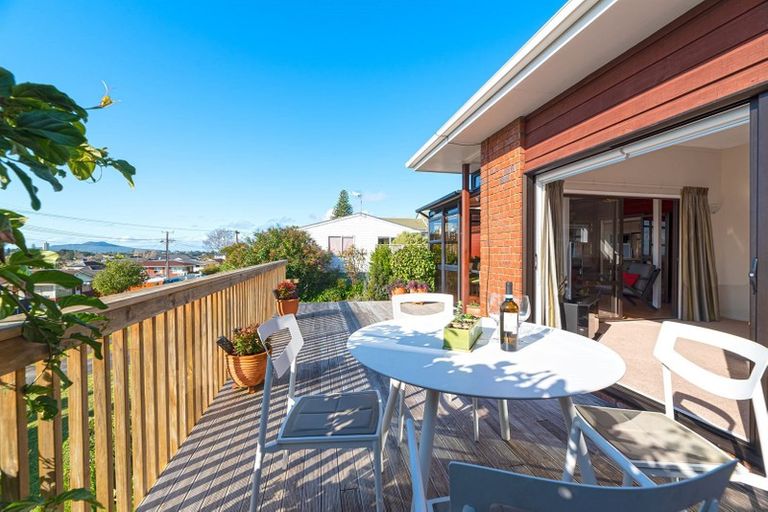 Photo of property in 1/30 Quebec Road, Milford, Auckland, 0620