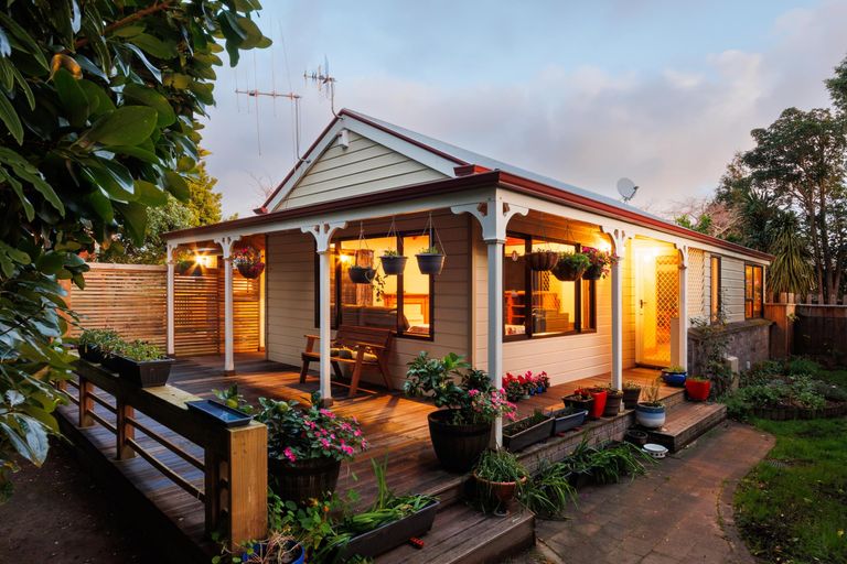 Photo of property in 14a York Place, Awapuni, Palmerston North, 4412