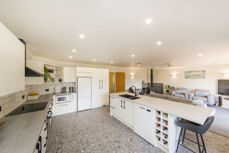 Photo of property in 294 Polson Hill Drive, Aokautere, Palmerston North, 4471