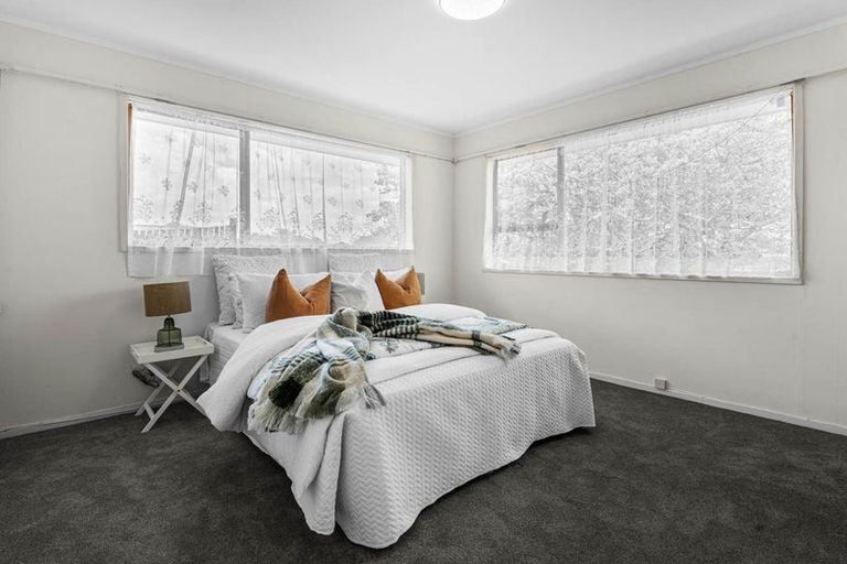 Photo of property in 3 Cheam Place, Pakuranga Heights, Auckland, 2010