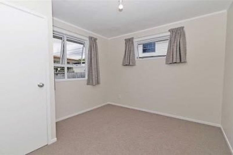 Photo of property in 62 Waimumu Road, Massey, Auckland, 0614