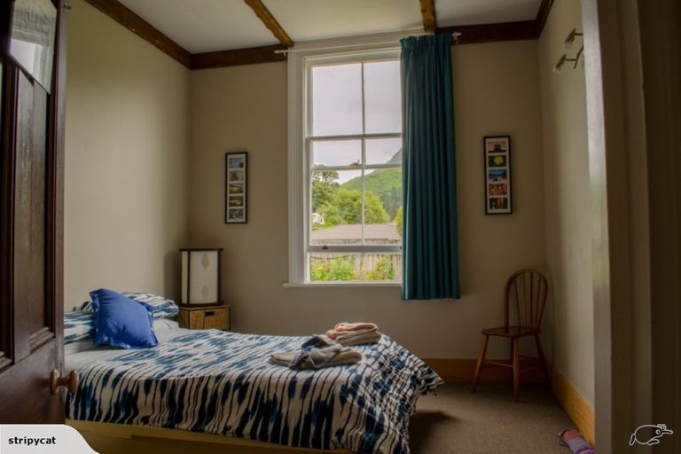 Photo of property in Jugglers Rest Backpackers, 8 Canterbury Street, Picton, 7220