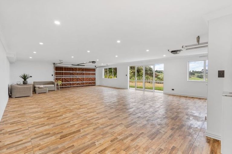 Photo of property in 26 Michael Bosher Way, Flat Bush, Auckland, 2019