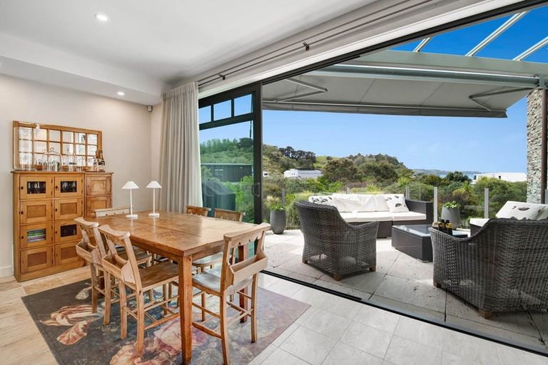 Photo of property in 19 Little Compton Mews, Snells Beach, 0920