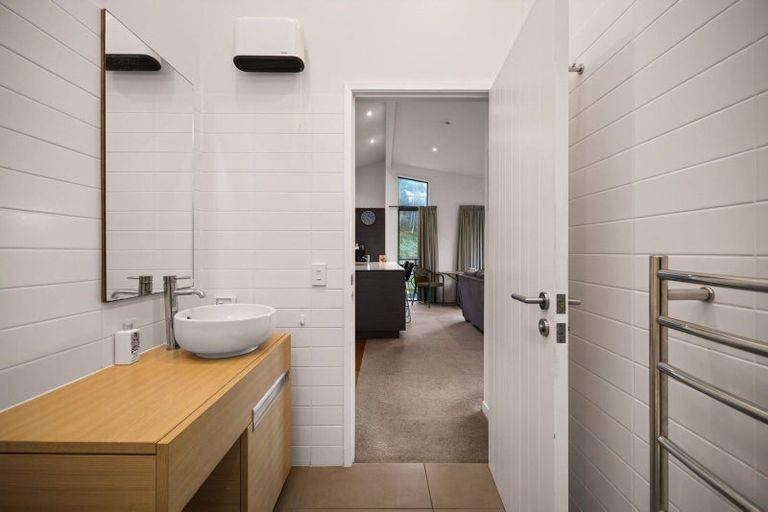 Photo of property in 2 Quartz Rise, Queenstown, 9300