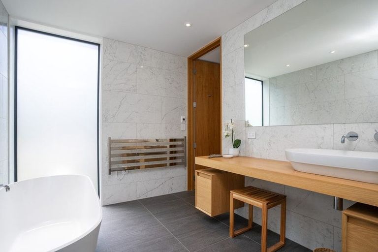 Photo of property in 35 Poynder Avenue, Merivale, Christchurch, 8014