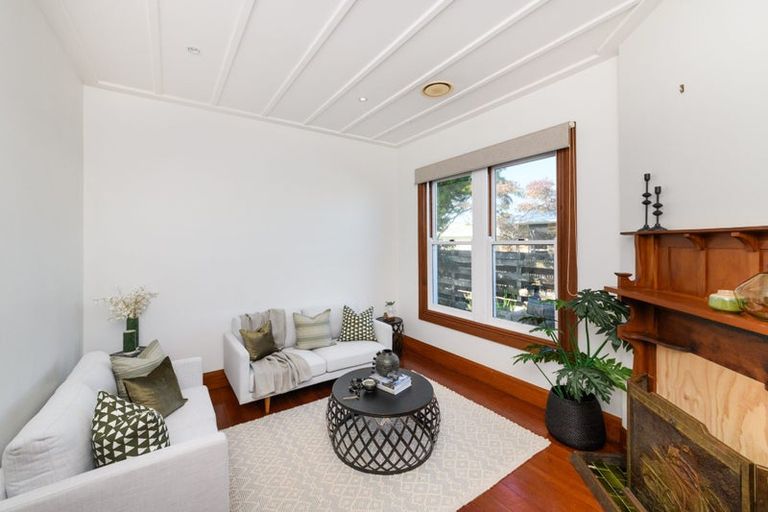 Photo of property in 17 Millar Street, Terrace End, Palmerston North, 4410