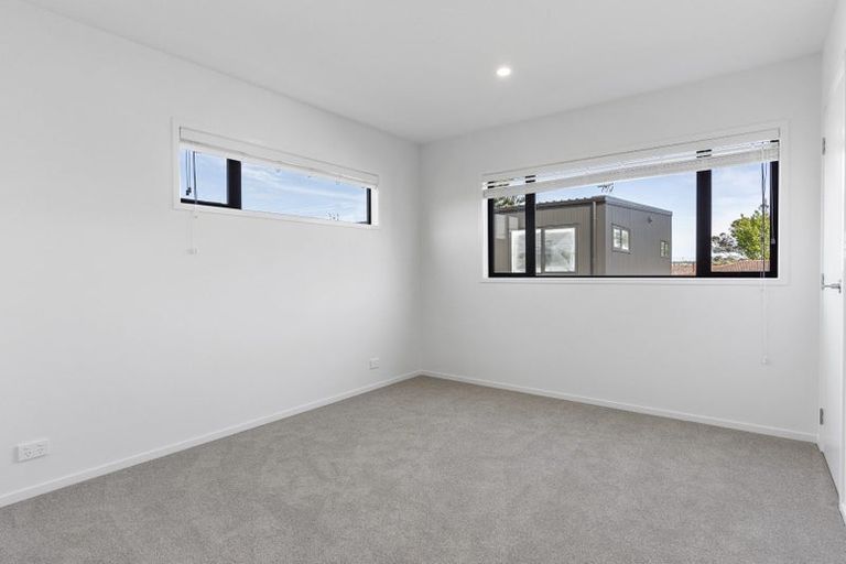 Photo of property in 22b Graham Avenue, Te Atatu Peninsula, Auckland, 0610