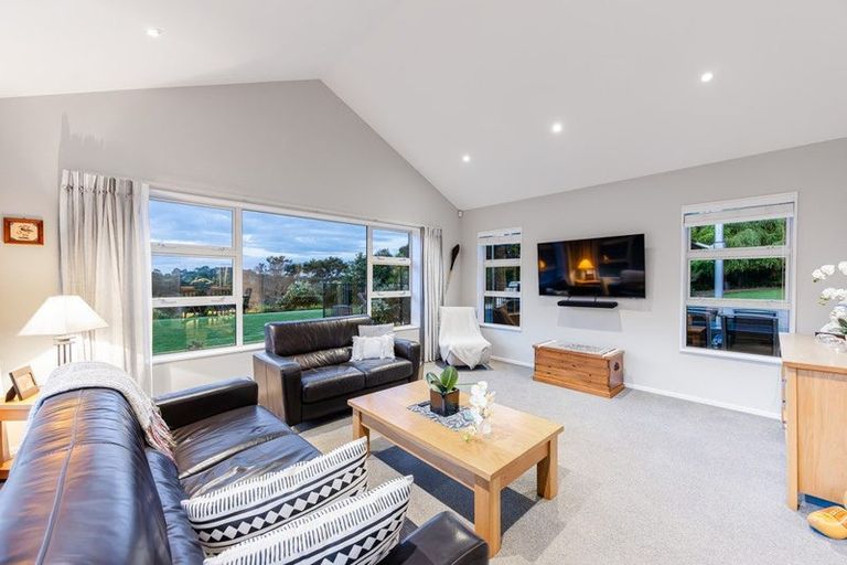 Photo of property in 343 Glenvar Road, Long Bay, Auckland, 0630