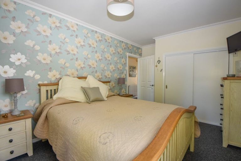 Photo of property in 61 Kent Street, Carterton, 5713