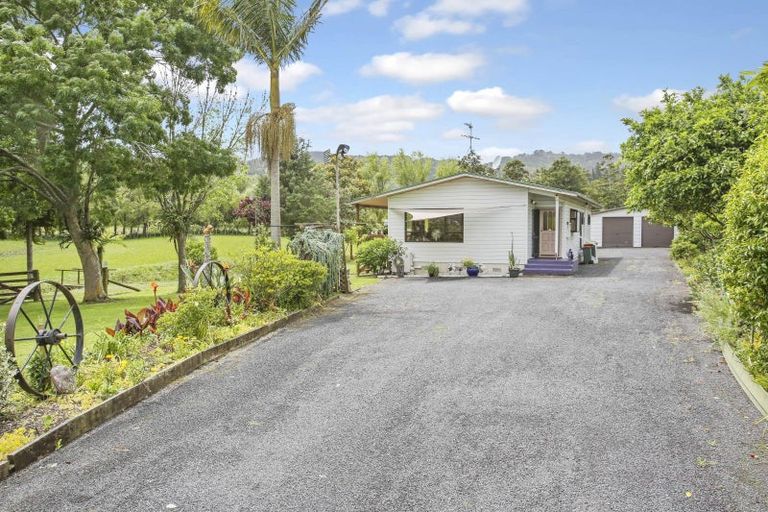 Photo of property in 221 Cossey Road, Drury, 2577