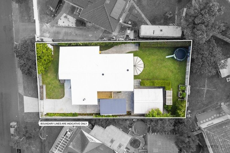 Photo of property in 21 Sunvue Road, Glen Eden, Auckland, 0602