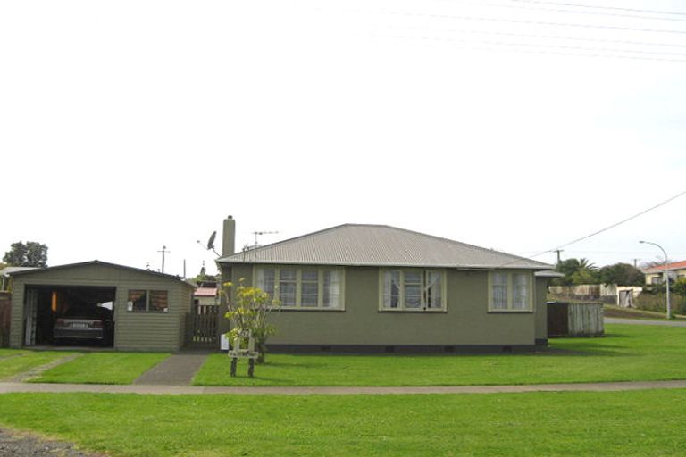 Photo of property in 62 Leslie Street, Waitara, 4320