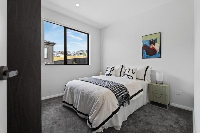 Photo of property in 8 Kumukumu Road, Long Bay, Auckland, 0630