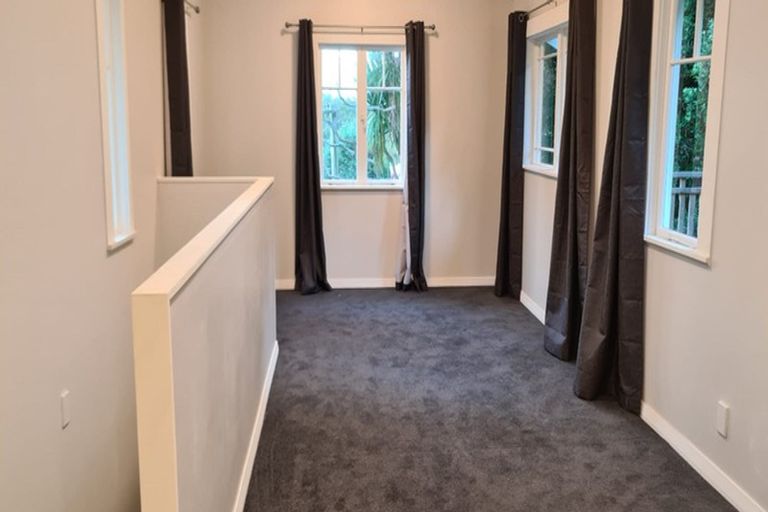 Photo of property in 261 Grounsell Crescent, Belmont, Lower Hutt, 5010